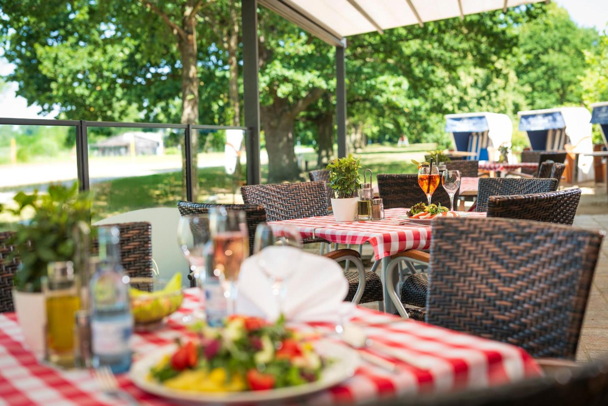 Strandhaus Am Inselsee Gustrow Bagian luar foto